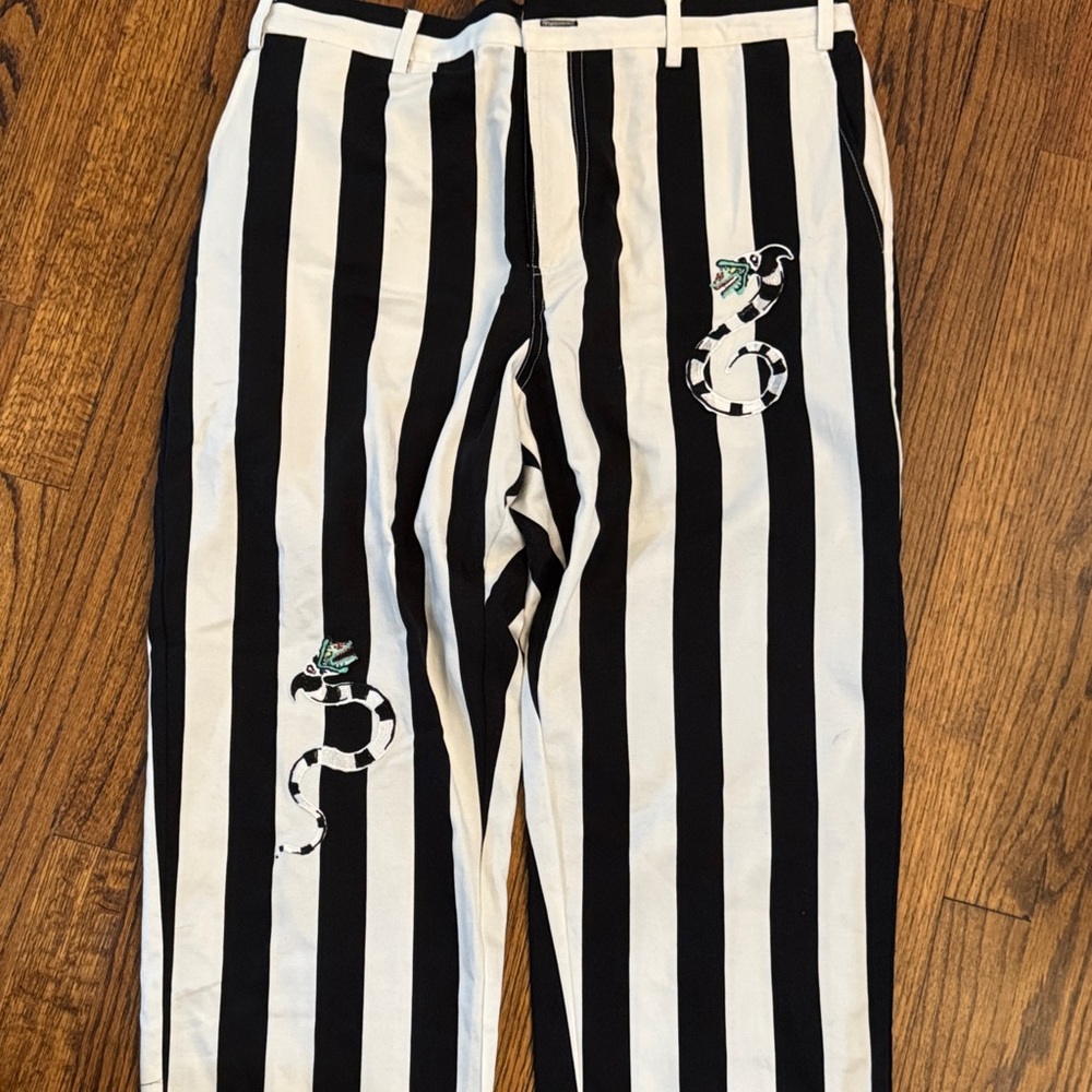 Men’s Beetlejuice Sand worm pants Black White Striped Size 33 Medium forever 21